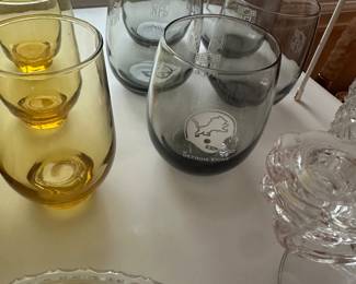 These are great vintage glasses