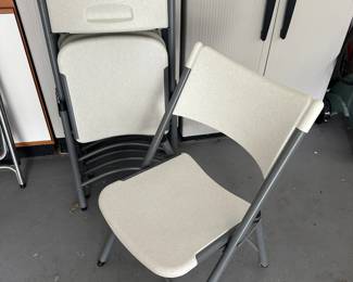 This is a nice set of SIX McCourt Mfg #77625 Econolite Deluxe Folding Chair folding chairs! Excellent, LIKE NEW condition!