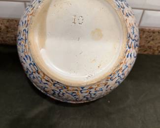 10 mark on bottom of Spongeware bowl.