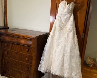 Beaded Lace Wedding Dress with Train - Size 4.
