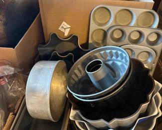 Bundt Pans, Cake Pans, Muffin Pans