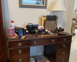 Desk & accessories