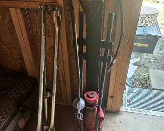 Hydrolic assist wood splitter