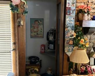 ANTIQUE TELEPHONE BOOTH- EXCELLECT CONDITION
