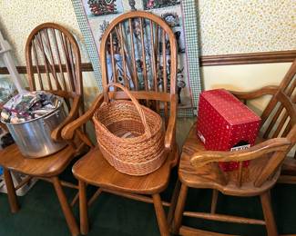 OAK TABLE WITH 6 CHAIRS 