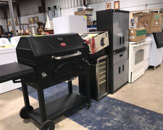 BBQ Grills, Cabinets, Wine Cooler and Appliances Orlando Estate Auction
