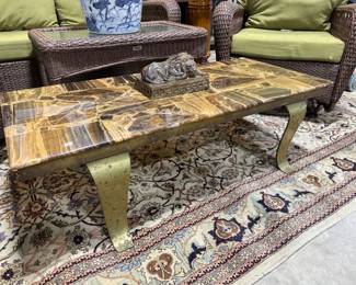 Table, Rugs and Decor Oralndo