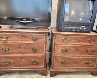 Henredon bedside chests