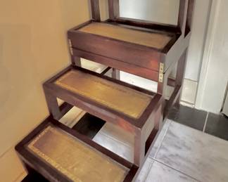 Metamorphic leather step table