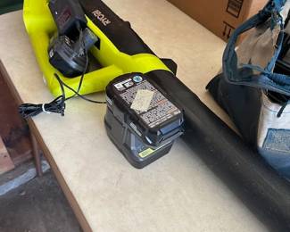 Ryobi Blower w Charger and Extra Battery