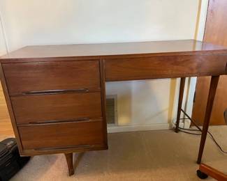 MCM Desk