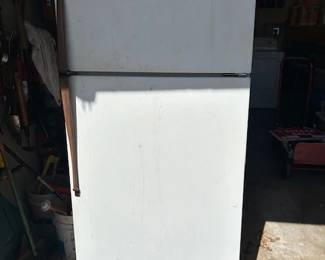 Estate Refridgerator