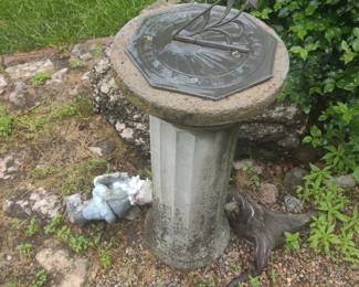 SUND DIAL STATUARY