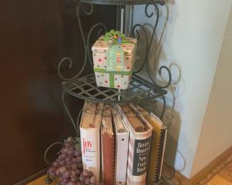 CORNER STAND
