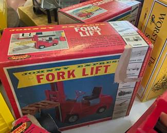 Johnny Express accessories