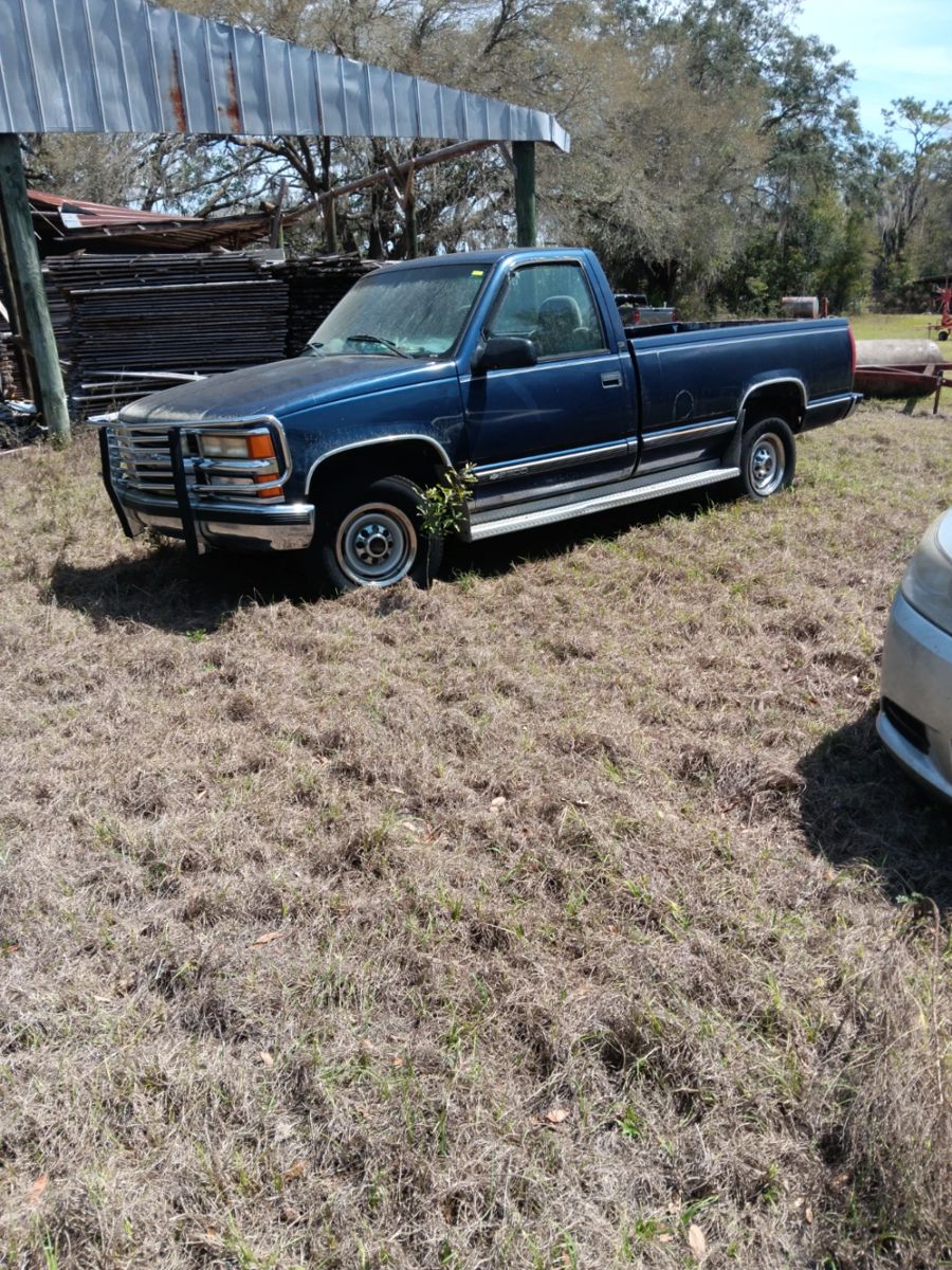 2000 Chevy 2500 one owner truck