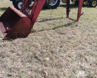 Massey Ferguson 236 front end loader with bucket