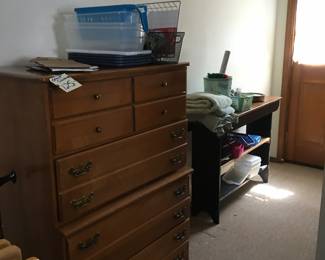 Dresser
Table/bench
