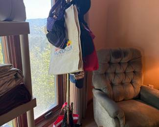 Hat stand
