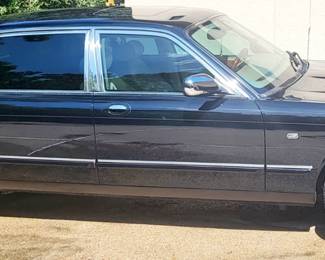 JAGUAR Vanden Plus Sedan
MILES 76530
SAJDA24C53LF56178