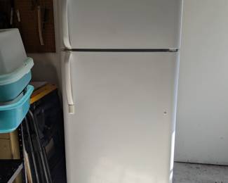 Refrigerator 