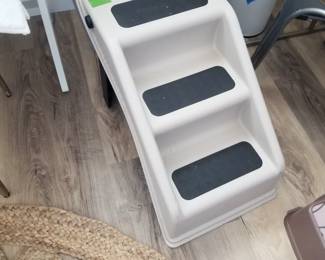 Pet steps
