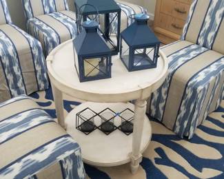 Accent table; 8' x 12' rug