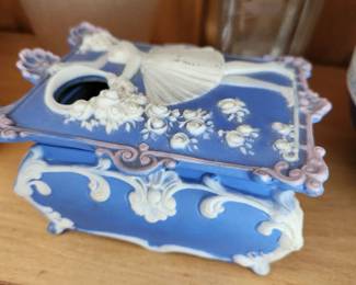 Incolay stone Trinket Box circa 1980's.