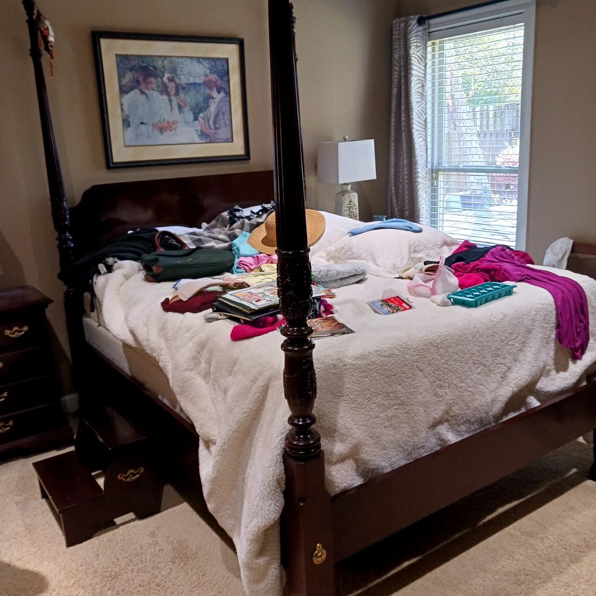 Four poster double bed 