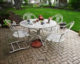 634Back Yard
