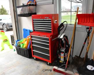 572Garage