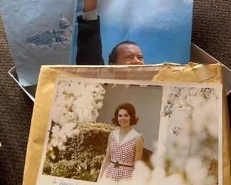 Julie Nixon Eisenhouer autograph