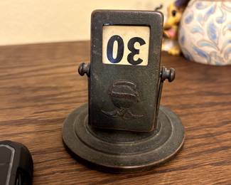 RARE GMAC PLAN
ANTIQUE SWIVEL BRASS
DESK FLIP CALENDAR