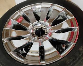 1 of 4 chrome alloy wheels