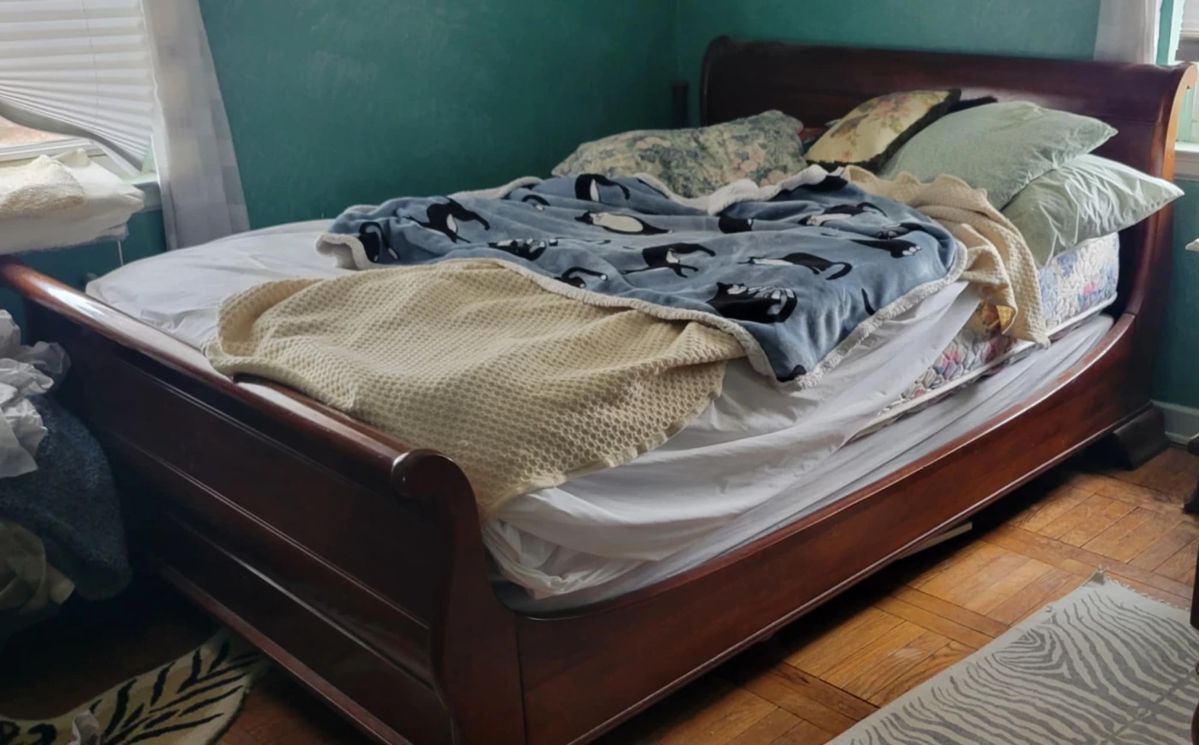 Queen Sleigh Bed $50