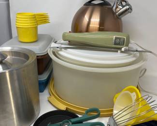 107 TupperwareRubbermaidStainlessIceBucketElectricKnife