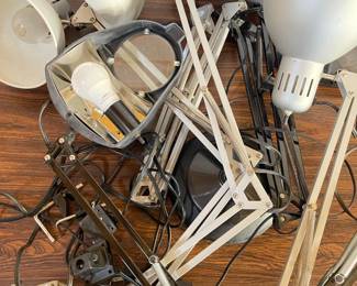 137 6MagnifyingLampsandArticulatingTaskLamps