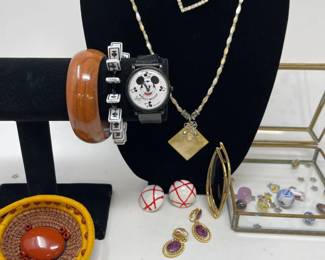 85 SmallJewelryRedJasperMickeyMouseWatch