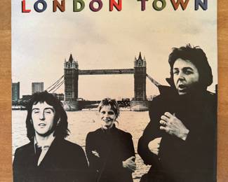 Wings (2) – London Town / SW-11777