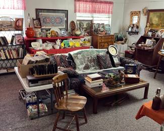 LARGE DEN FILLED WITH GOODIES!