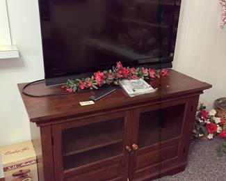 Sony Bravia TV & TV cabinet