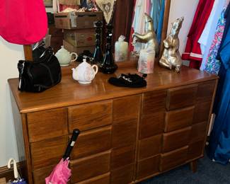 Solid oak modern dresser & mirror