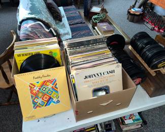 Great stack of 60's & 70's albums and 45's!