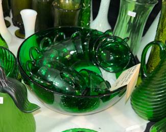 Vintage Anchor-Hocking forest green punch bowl & 12 cups