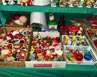 Insane amout of ornaments!