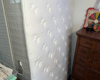 Sealy full size mattress set