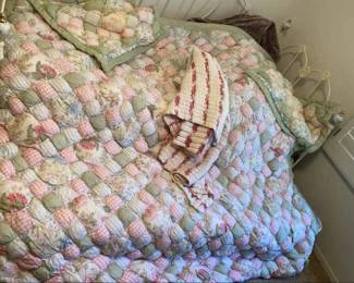 Quilt, Throws and Tablecloths