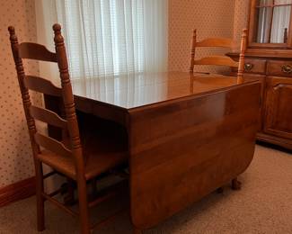 drop leaf dining set (additional leaves included as well), 4 chairs included (2 standard, 2 with arms)