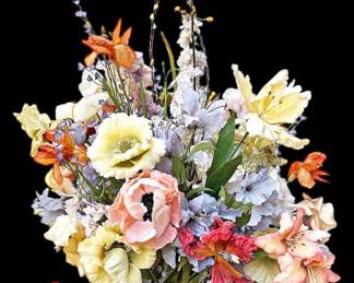 loral Arrangement in Silver Vase