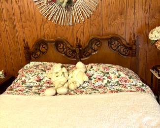 Antique Full/queen bed 